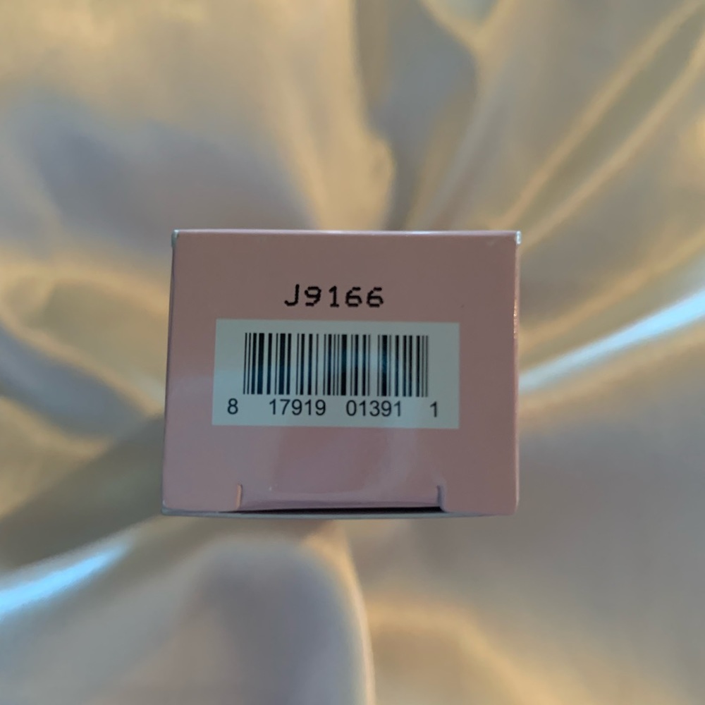 IT CC+ Illumination Cream SPF50+ Medium - Picture 3 of 8